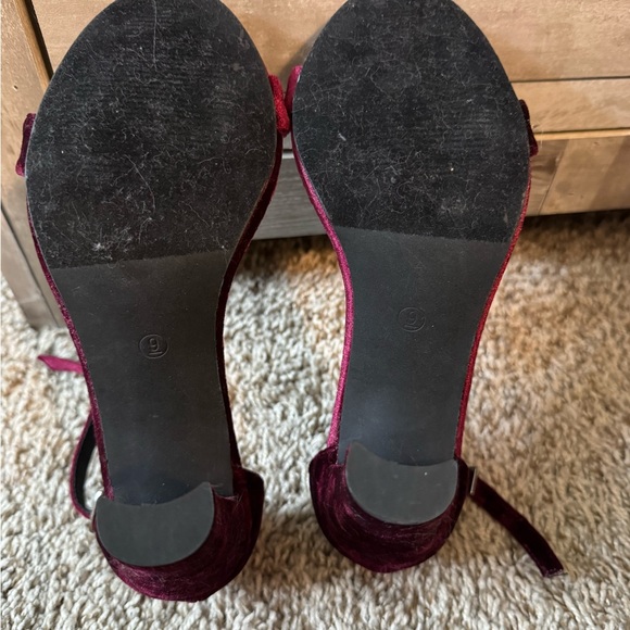Velvet Maroon Heels Size 9 - Picture 5 of 5